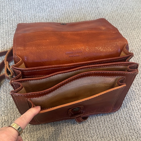 Italian Leather Crossbody Purse — Accordion-Style Small Satchel w Pockets - Picture 4 of 10